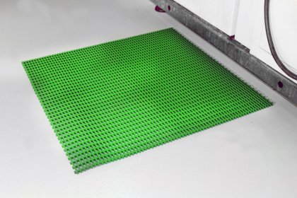 Zelená olejivzdorná průmyslová univerzální rohož - 5 m x 60 cm x 1,2 cm