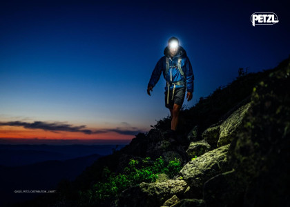 Čelovka PETZL Actik Core, šedá, 600 lm - E065AA00