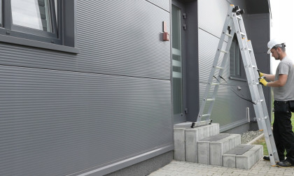 Hliníkový trojdílný žebřík, 3x6 stupňů, 2,97 m, max. zátěž 150 kg