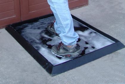 Gumová dezinfekční rohož (vana) na boty, obuv, podrážky FLOMA SD30 - 98 x 81 x 4,7 cm