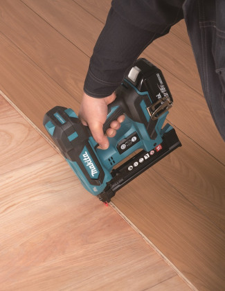 Aku sponkovačka Li-ion LXT 18V,bez aku   Z