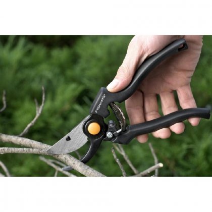 Nůžky zahradní profesionální Fiskars P90