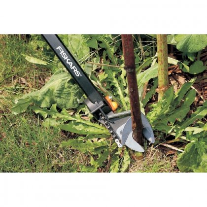 Nůžky zahradní prodloužené housenice Fiskars UP84, 4m