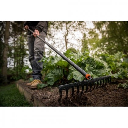 Hrábě univerzální Solid s násadou FISKARS 14z kov /1016036/FIS