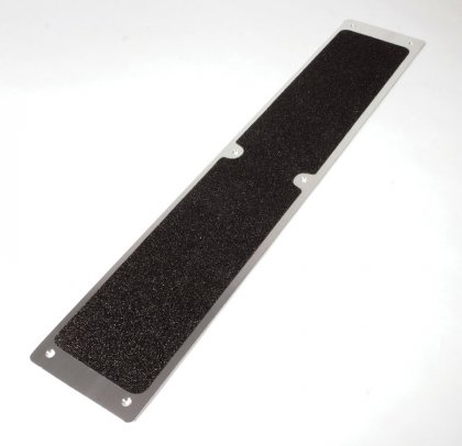 Černý hliníkový protiskluzový nášlap na schody - 62,5 x 11,4 cm