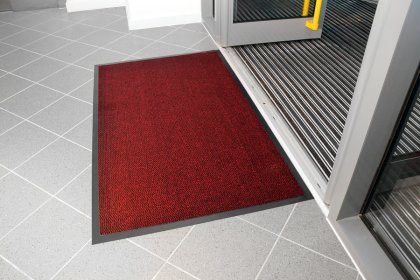 Červená textilní čistící vnitřní vstupní rohož - 90 x 60 cm