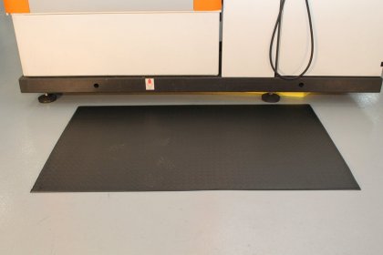 Černá gumová protiskluzová protiúnavová průmyslová rohož - 90 x 60 x 0,9 cm
