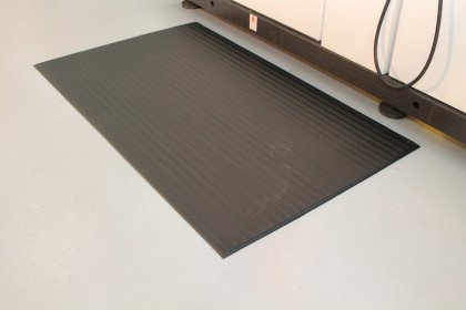 Černá gumová protiskluzová protiúnavová průmyslová rohož - 150 x 90 x 0,9 cm
