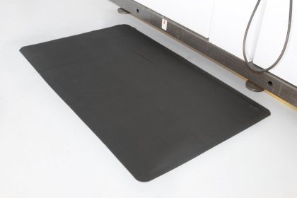 Černá gumová protiúnavová průmyslová rohož - 150 x 90 x 1 cm