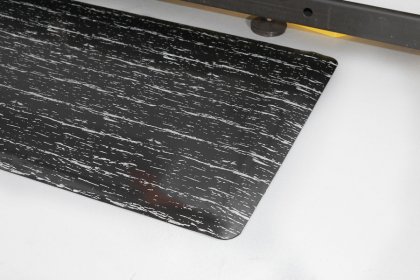 Černá gumová protiúnavová průmyslová rohož - 300 x 90 x 1,4 cm