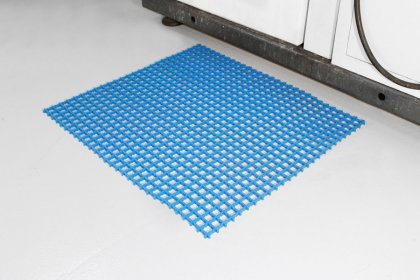 Modrá olejivzdorná protiskluzová průmyslová univerzální rohož - 500 x 90 x 1,2 cm