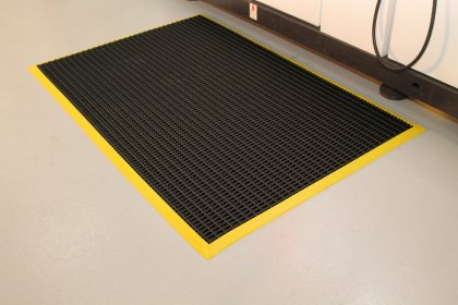 Černá olejivzdorná protiskluzová průmyslová univerzální rohož - 120 x 60 x 1,2 cm