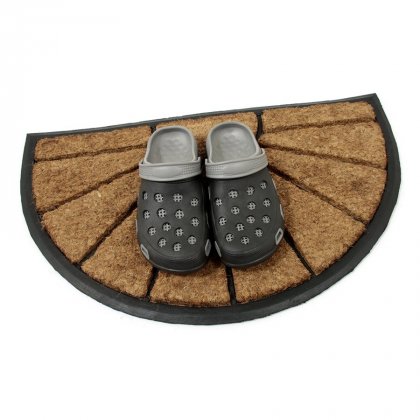 Kokosová čistící venkovní vstupní půlkruhová rohož Sun, FLOMA - délka 45 cm, šířka 75 cm a výška 2,2 cm