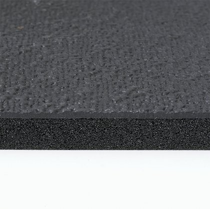 Černá protiúnavová průmyslová rohož pro svářeče Pebble Trax - 2280 x 91 x 1,27 cm