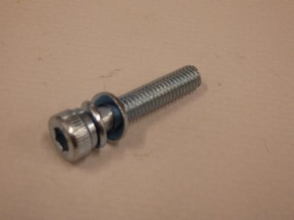 Šroub M5 x 20