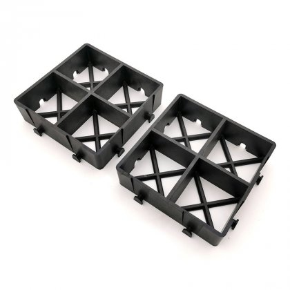 Černá plastová zátěžová zatravňovací dlažba ProGrass MAX, FLOMA - 22,5 x 22,5 x 6 cm