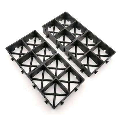 Černá plastová zátěžová zatravňovací dlažba ProGrass MAX, FLOMA - 22,5 x 22,5 x 6 cm