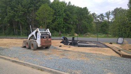 Černá plastová zátěžová zatravňovací dlažba ProGrass MAX, FLOMA - 22,5 x 22,5 x 6 cm