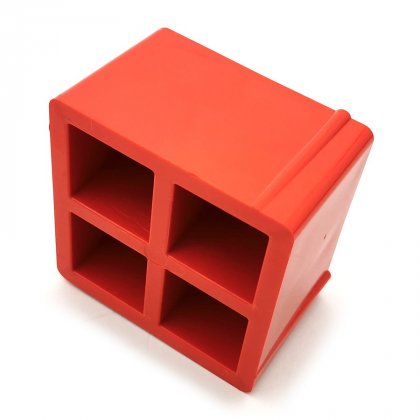 Oranžový plastový vyznačovací prvek ProGrass MAX, FLOMA - délka 9,7 x 9,7 x 5,9 cm