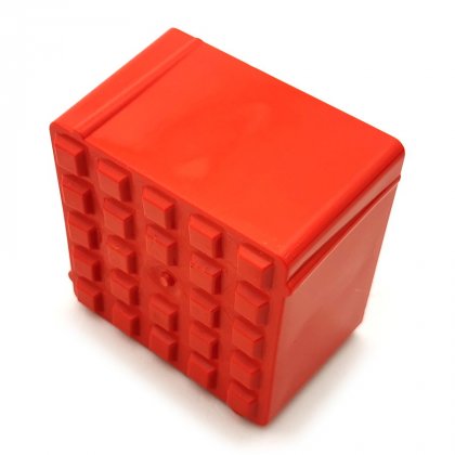 Oranžový plastový vyznačovací prvek ProGrass MAX, FLOMA - délka 9,7 x 9,7 x 5,9 cm