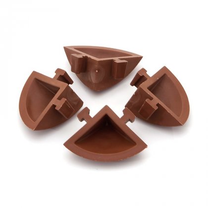 Hnědý plastový rohový nájezd pro terasové dlaždice Linea Easy - 5,4 x 5,4 x 2,5 cm - 4 ks