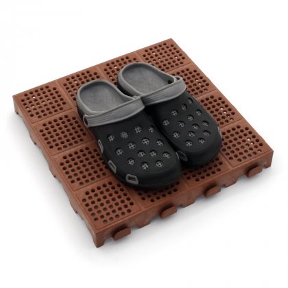 Hnědá plastová děrovaná terasová dlaždice Linea Combi - 40 x 40 x 4,8 cm