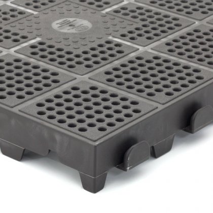 Tmavě hnědá plastová děrovaná terasová dlaždice Linea Combi - 40 x 40 x 4,8 cm