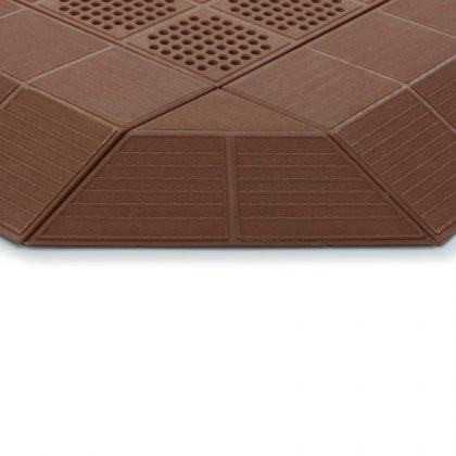 Hnědý plastový rohový nájezd pro terasové dlaždice Linea Combi - 4,8 cm - 4 ks