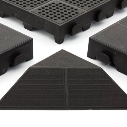 Tmavě hnědý plastový rohový nájezd pro terasové dlaždice Linea Combi - 4,8 cm - 4 ks