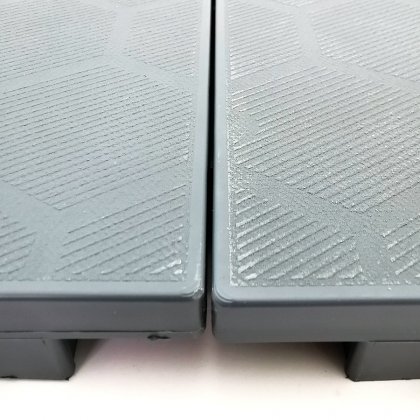 Šedá plastová terasová dlaždice Mega Tile - 116 x 76 x 3,5 cm