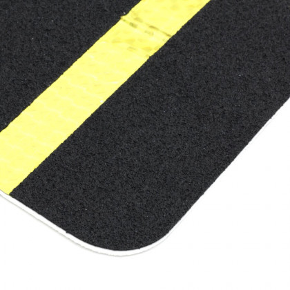 Korundová podlahová páska s fotoluminiscenčním a reflexním pruhem - 61 x 15 cm