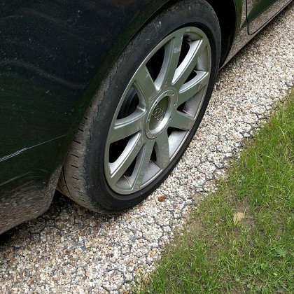 Zelená plastová zatravňovací dlažba STELLA GREEN - délka 50 cm, šířka 50 cm a výška 4 cm