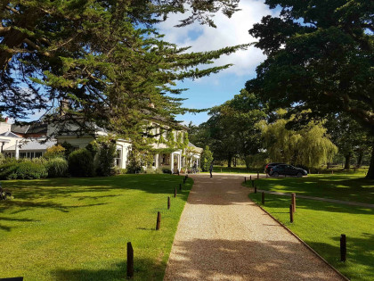 Černá plastová zatravňovací dlažba STELLA GREEN - délka 50 cm, šířka 50 cm a výška 4 cm