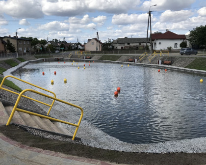 Černá plastová zatravňovací dlažba STELLA GREEN - délka 50 cm, šířka 50 cm a výška 4 cm