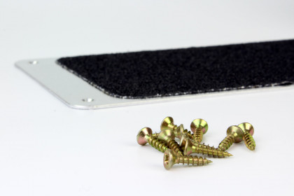 Černá protiskluzová podlahová páska pro hliníkové nášlapy - 63,5 x 6,3 cm