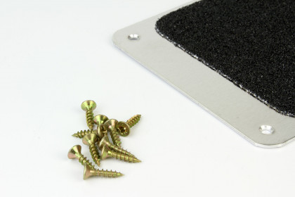 Černá protiskluzová podlahová páska pro hliníkové nášlapy - 63,5 x 6,3 cm