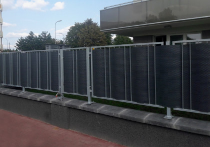 Černá plastová ratanová stínící rohož "umělý ratan" - délka 500 cm a výška 90 cm