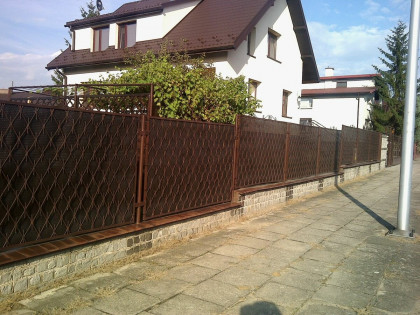 Černá plastová ratanová stínící rohož "umělý ratan" - délka 300 cm a výška 90 cm