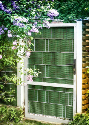 Černý plastový ratanový stínící pás "umělý ratan" - délka 255 cm a výška 19 cm