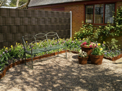 Béžovo-hnědý plastový ratanový stínící pás "umělý ratan" - délka 255 cm a výška 19 cm