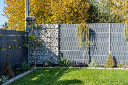 Plastový ratanový stínící pás "umělý ratan" (světlý ořech) - délka 255 cm a výška 19 cm