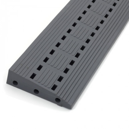 Šedý plastový vstupní zátěžový nájezd "samec" (Bfl-S1) - 33 x 7 x 1,75 cm