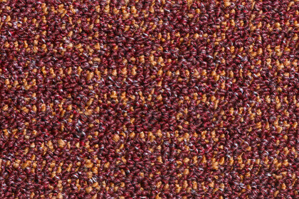 Červený kobercový půlkruhový nášlap na schody Imola - délka 56 cm a šířka 17 cm