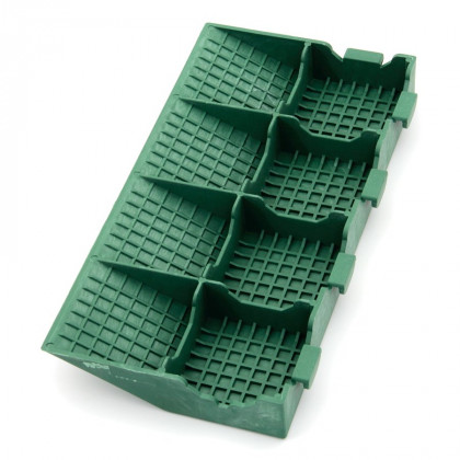 Zelený plastový nájezd "samec" pro terasovou dlažbu Linea Combi - 40 x 20,5 x 4,8 cm