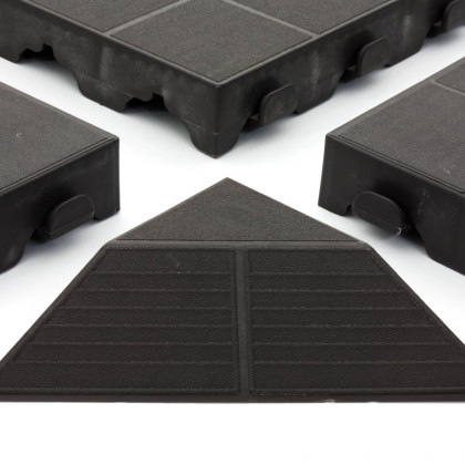 Tmavě hnědý plastový nájezd "samec" pro terasovou dlažbu Linea Combi - 40 x 20,5 x 4,8 cm