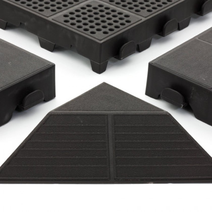 Tmavě hnědý plastový nájezd "samice" pro terasovou dlažbu Linea Combi - 40 x 19,5 x 4,8 cm