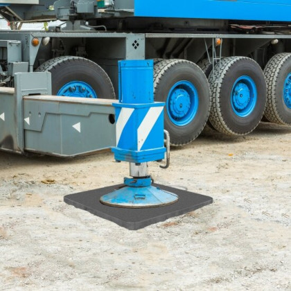 Černá plastová čtvercová podložka pod patku - 20,5 kg, délka 60 cm, šířka 60 cm a tloušťka 6 cm