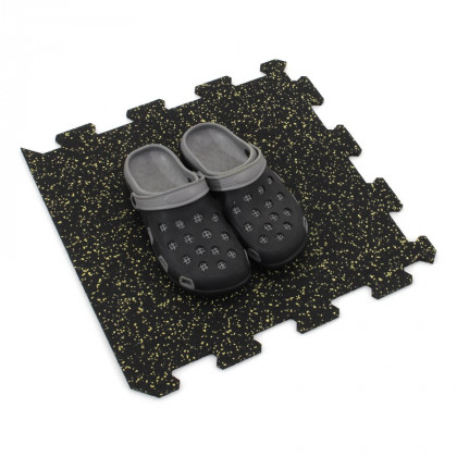 Černo-žlutá gumová modulová puzzle dlažba (okraj) FLOMA IceFlo SF1100 - 95,6 x 95,6 x 0,8 cm