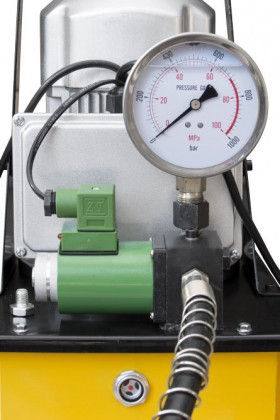 Nožní elektrická hydraulická pumpa s tlakoměrem HHB-630E