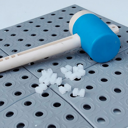 Šedá plastová ochranná tlumící podložka pod bazén, vířivku AvaTile AT-STD - 250 x 250 x 1,6 cm